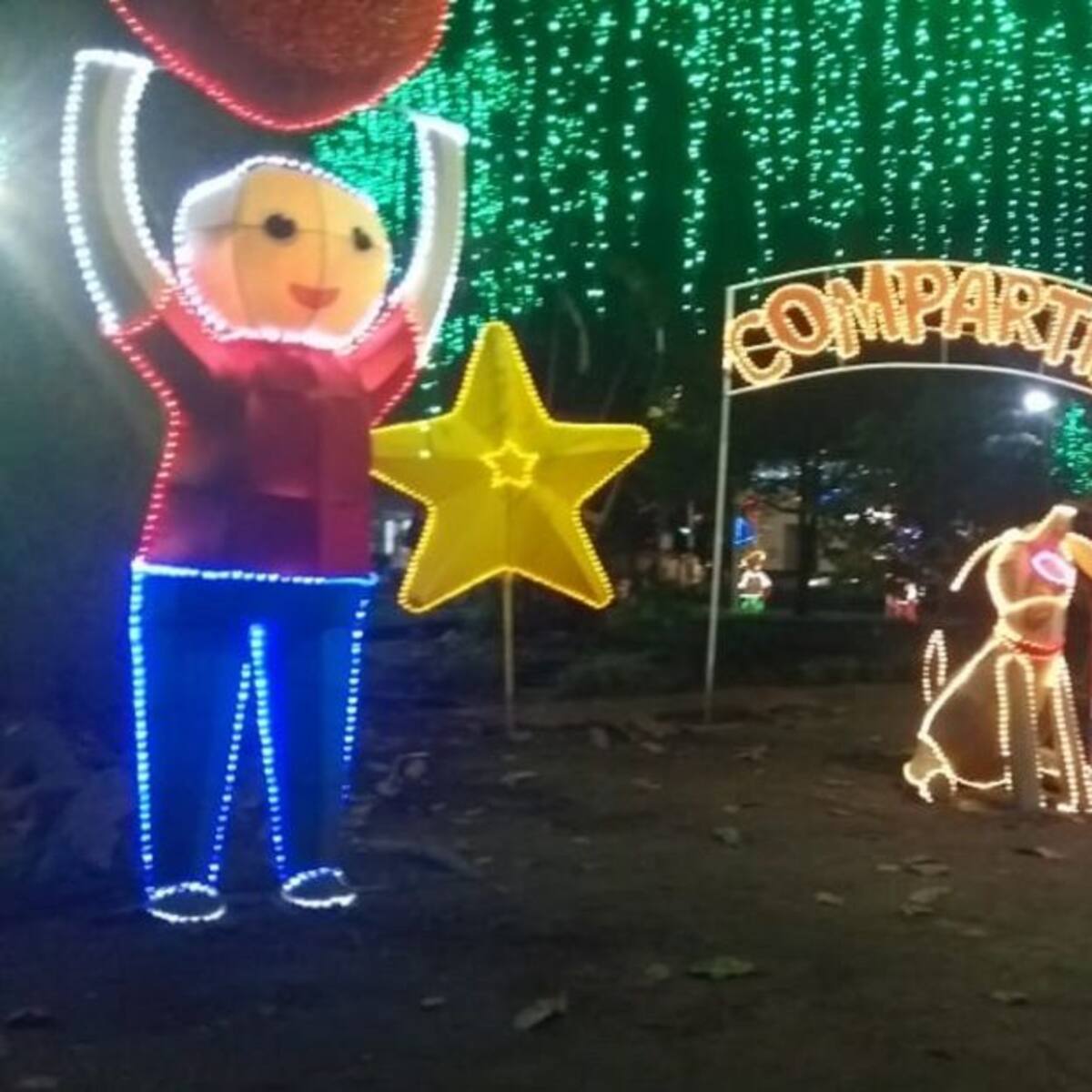 530 figuras adornan el alumbrado navideño en el Quindío