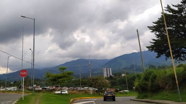 Vía al norte de Armenia, sector centro de convenciones