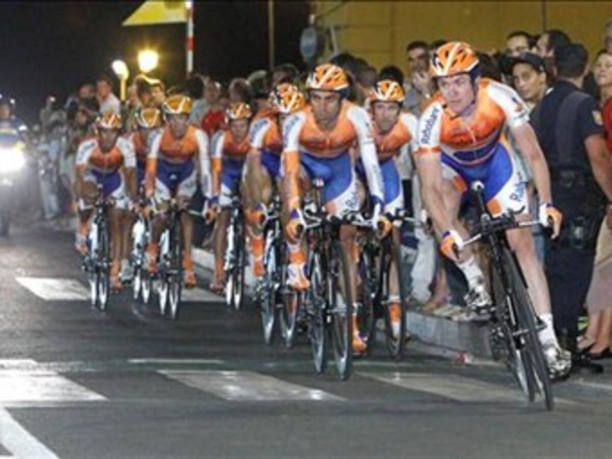 El británico Mark Cavendish del Columbia primer líder de la Vuelta a España