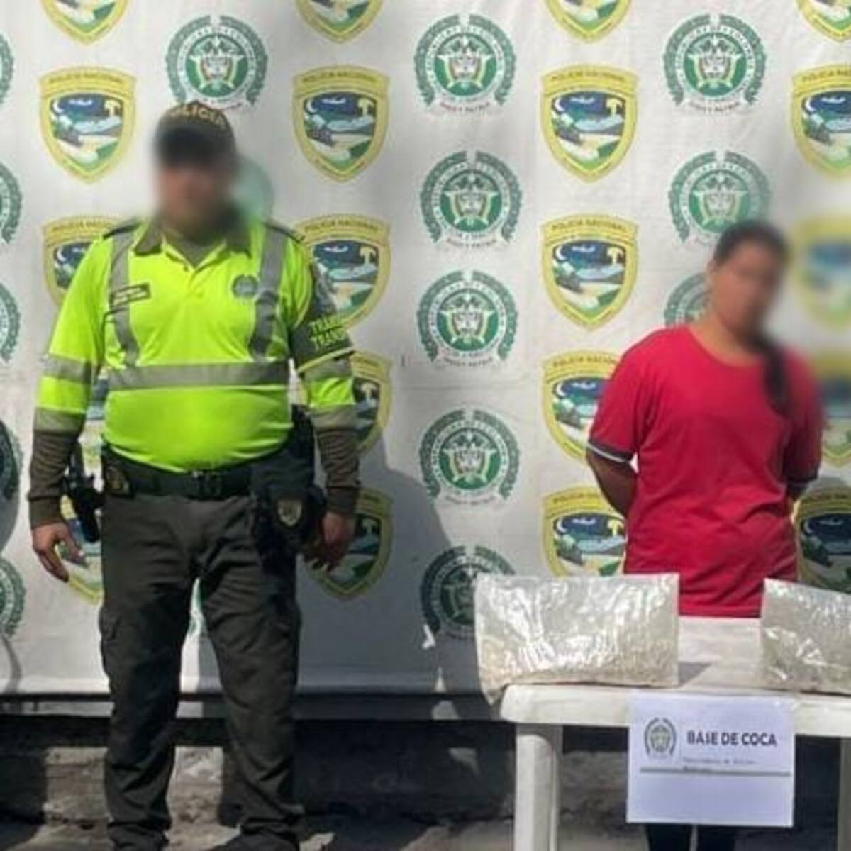 Entre fajas improvisadas, así pretendía una mujer pasar droga en vías del Magdalena