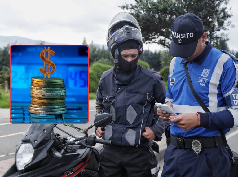 Agente de tránsito revisando documentos a motociclista (Colprensa) / Dinero colombiano sobre calculadora (Getty Images)