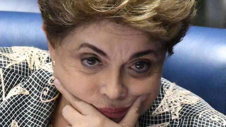 Anuncio de de impeachment contra Rousseff