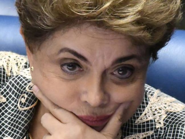 Anuncio de de impeachment contra Rousseff