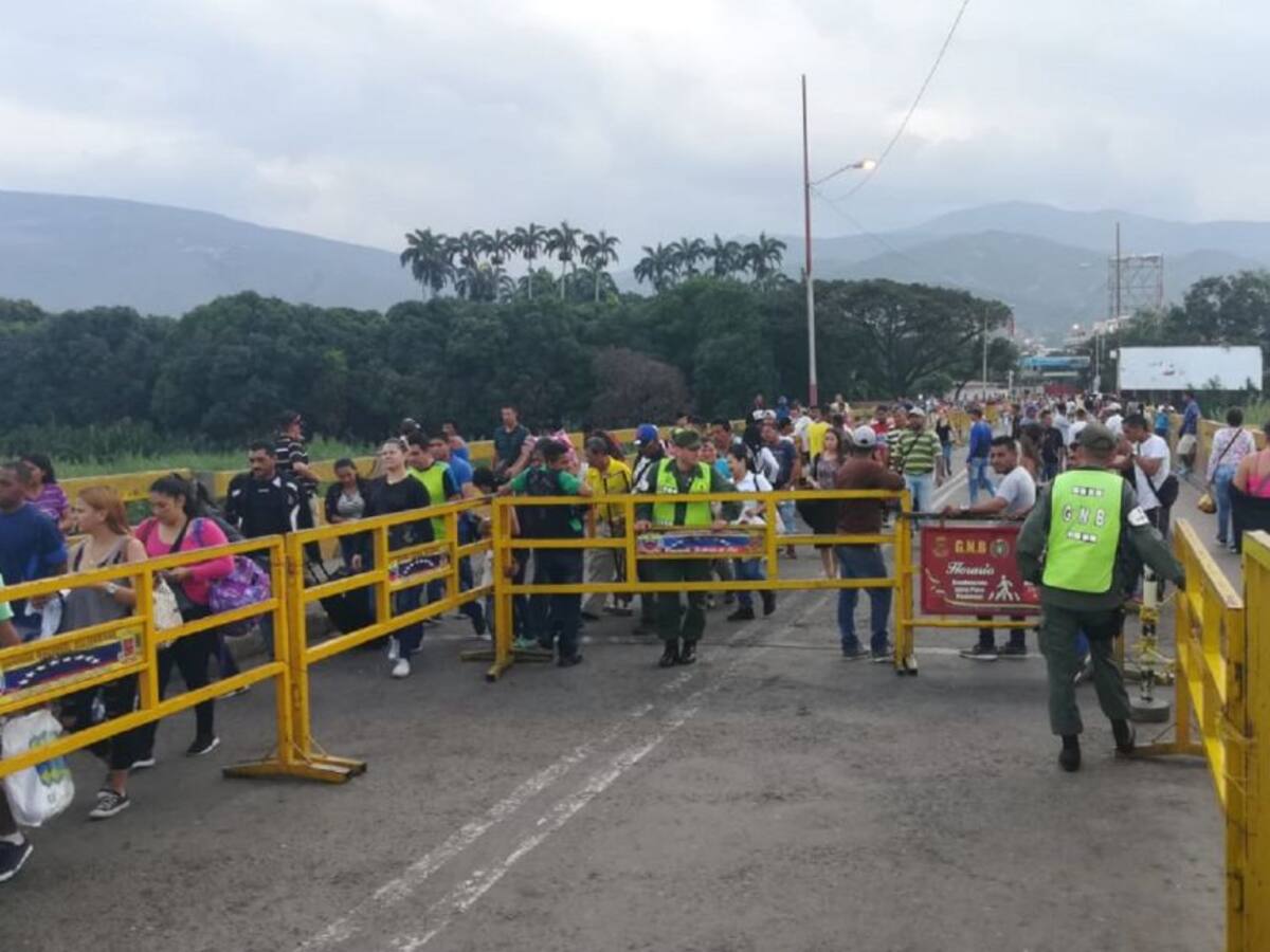 En galería el paso de los venezolanos a Colombia