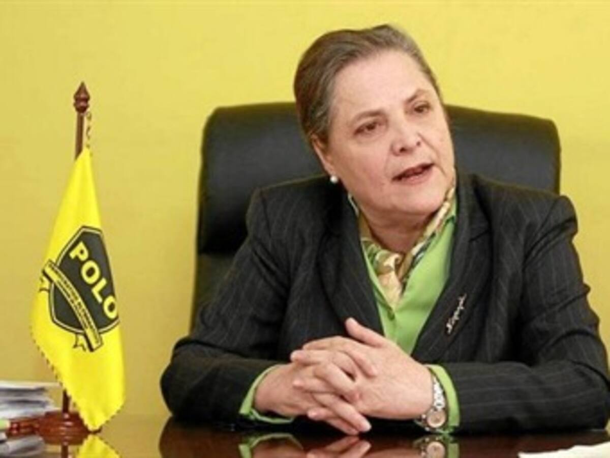 Clara López se recupera de exitosa cirugía para extraerle un tumor