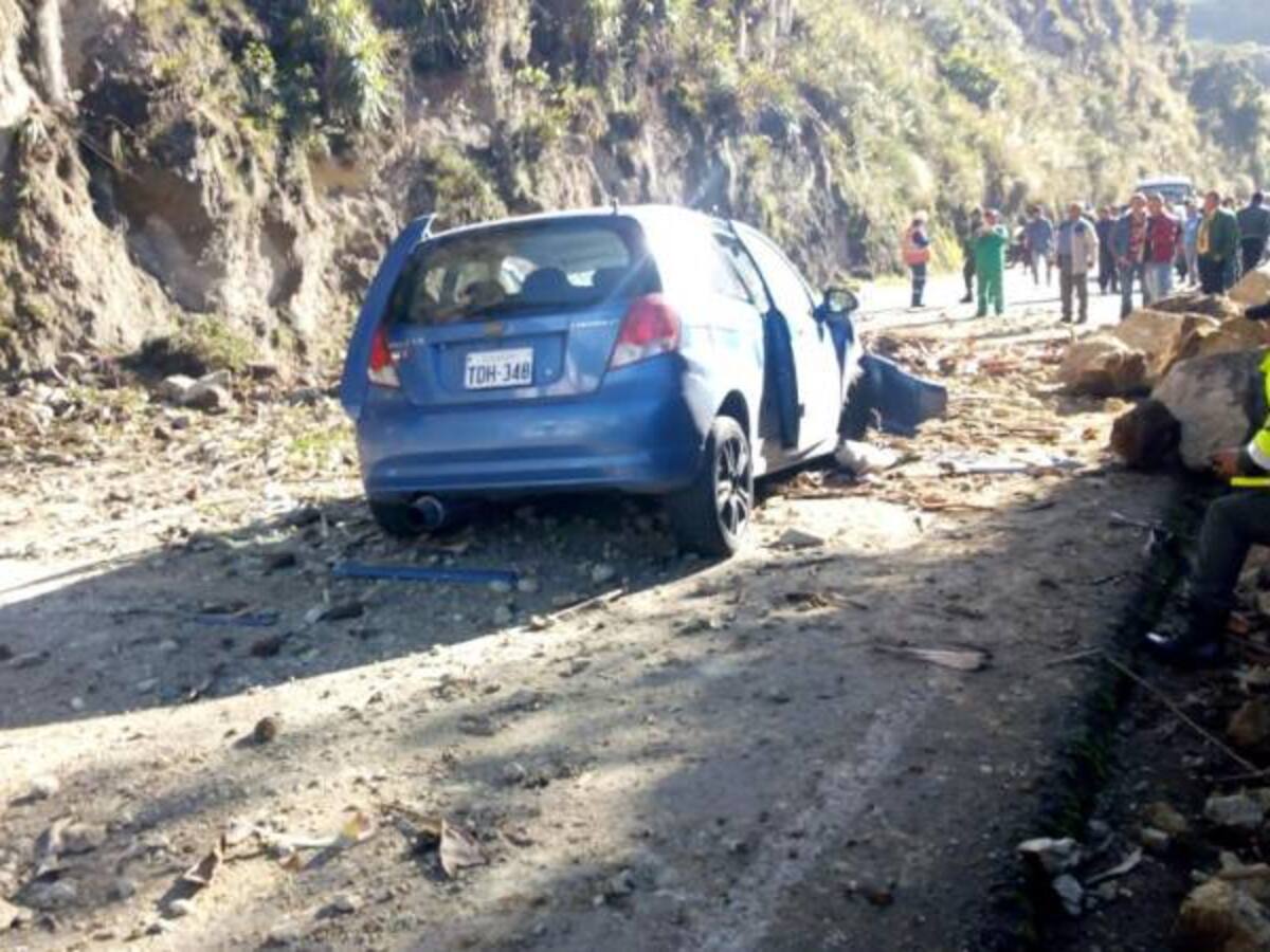 Un muerto y dos heridos por deslizamientos en la vía Ipiales - Pasto