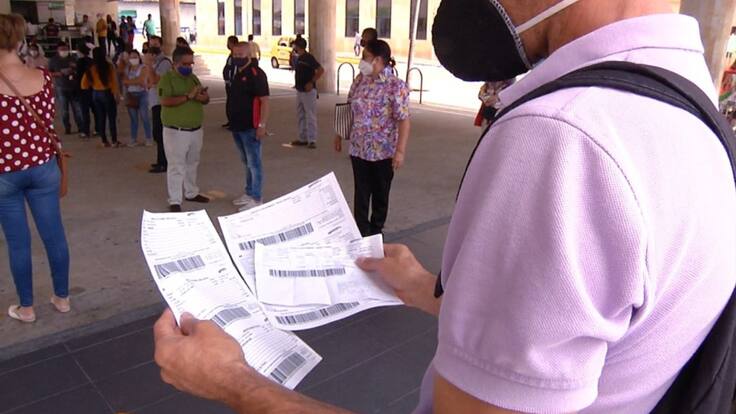 Cierran oficinas por aglomeración para pagar impuesto predial