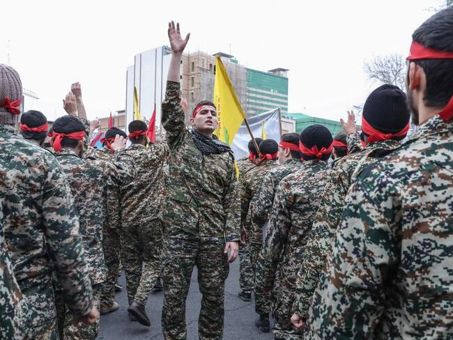 Milicia pro- Irán advierte a soldados de Irak alejarse de bases de EE.UU.