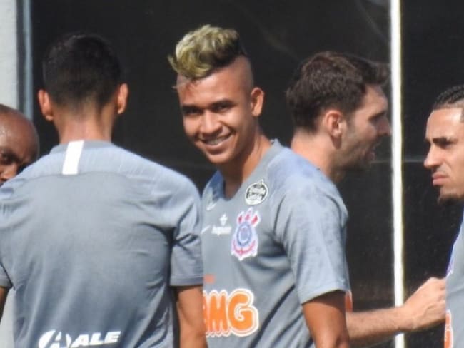 Victor Cantillo ya se puso la camiseta del Corinthians