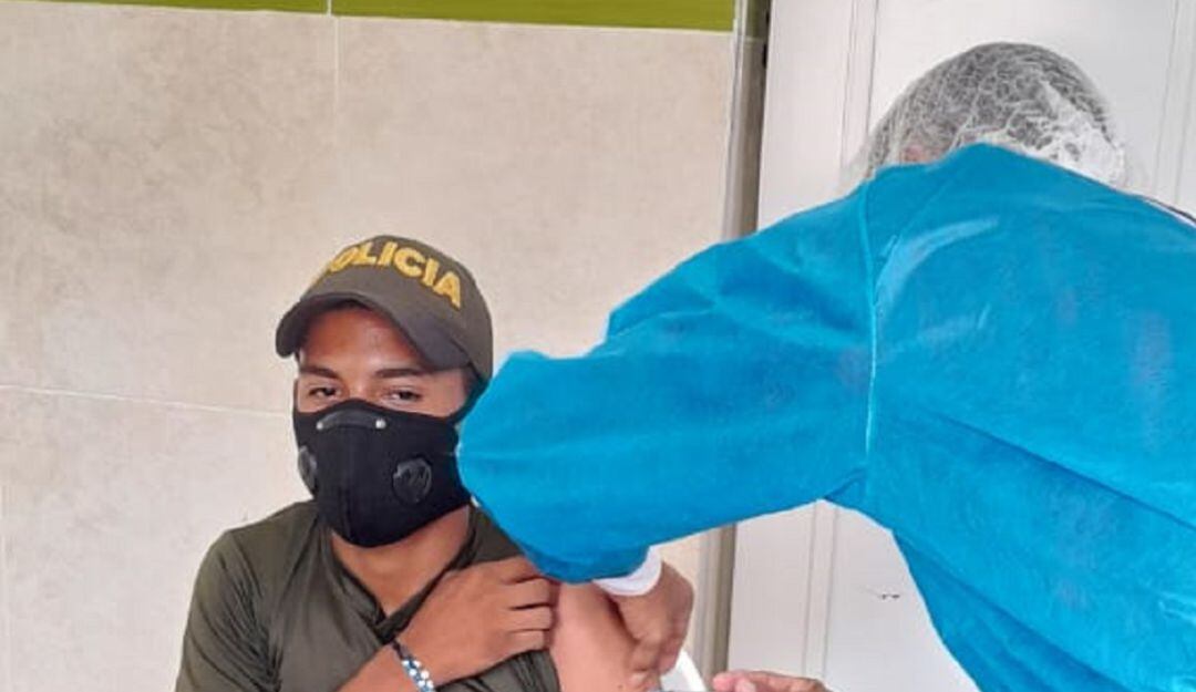 Las dosis se han aplicado a uniformados de Altos del Rosario, San Jacinto, El Carmen de Bolívar, El Guamo, Zambrano, Tiquisio, Magangué, entre otros