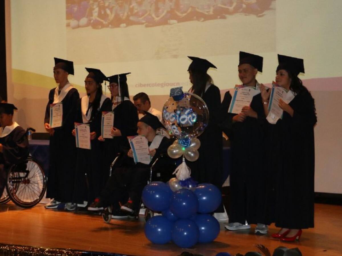 Los colegios sí podrán hacer ceremonias de grados en Medellín