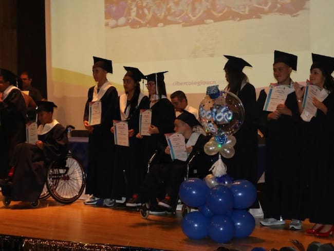 Los colegios sí podrán hacer ceremonias de grados en Medellín