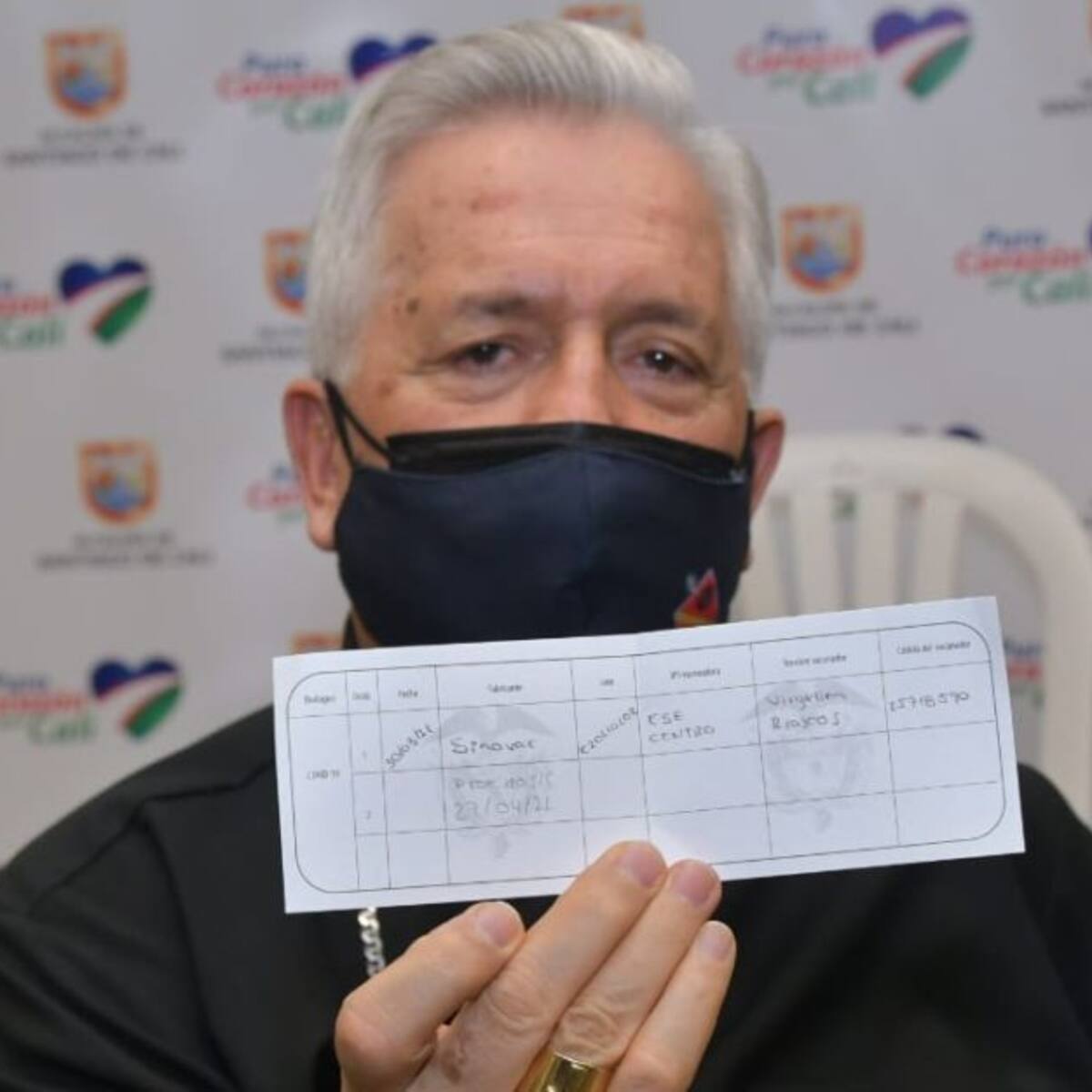 Arzobispo de Cali recibió su primera dosis de la vacuna contra el COVID-19