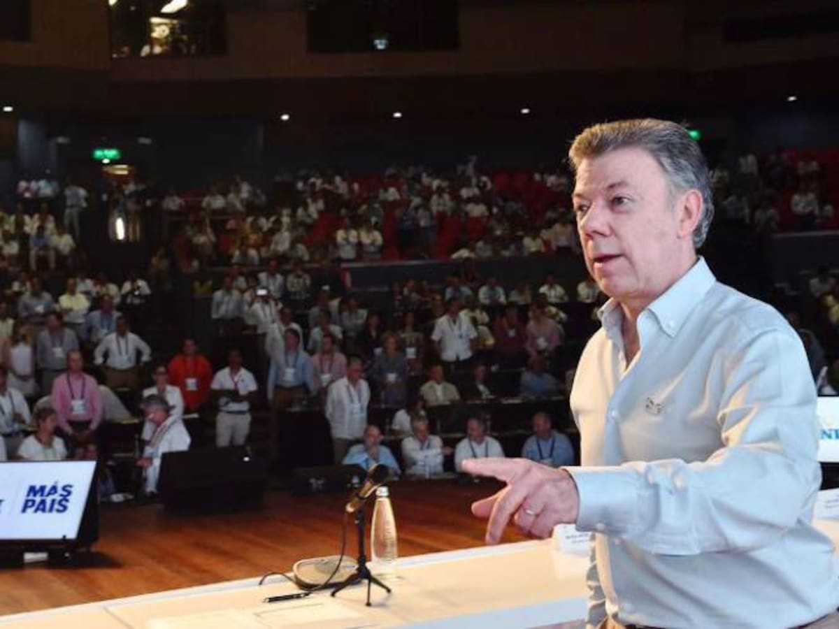 Quienes hayan sido determinantes en crímenes de lesa humanidad serán juzgados: Santos