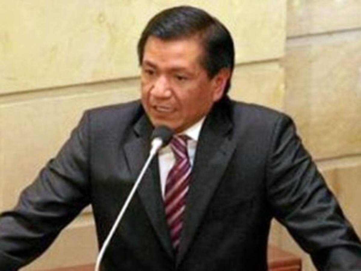 Defensor del Pueblo pidió un empujón del nuevo 'papa' a los diálogos de paz