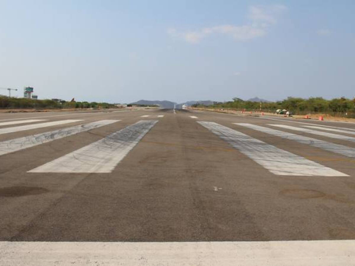 Gobernadora reitera compromiso de extender pista de aeropuerto de Santa Marta