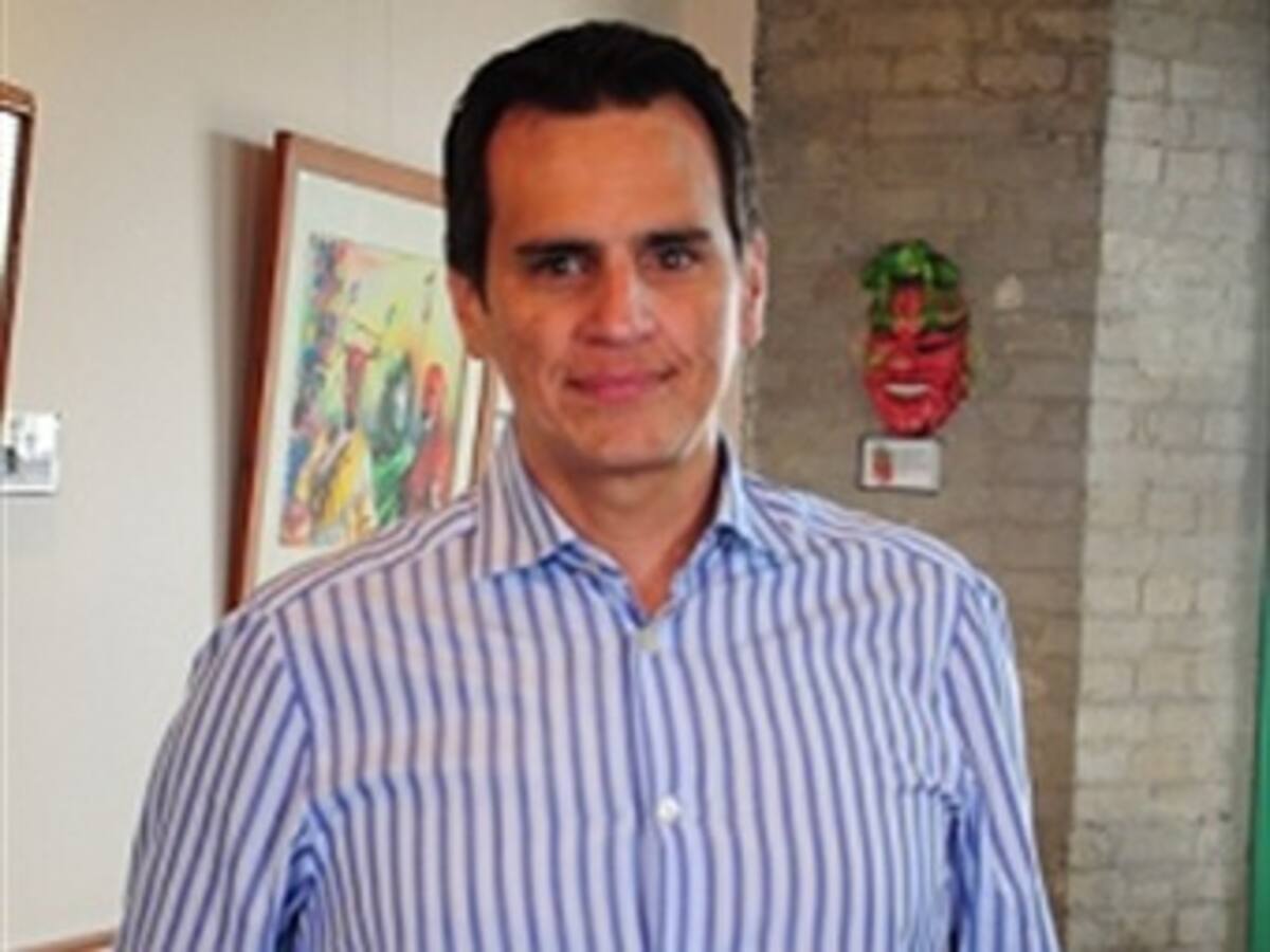 Multan con 563 millones a Samuel Tcherassi por no registrar oportunamente 626 empresas