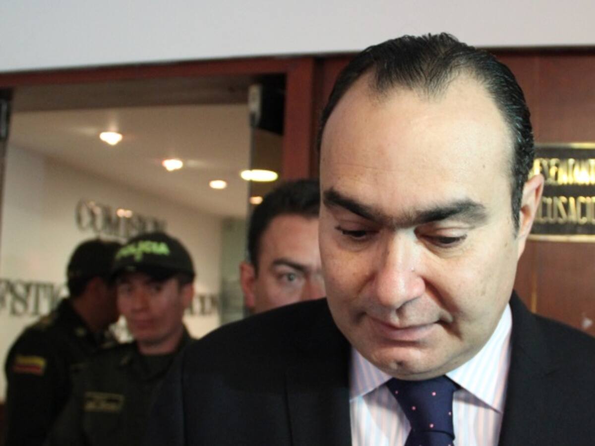 Pretelt sería declarado indigno, según documento de Comisión Instructora del Senado