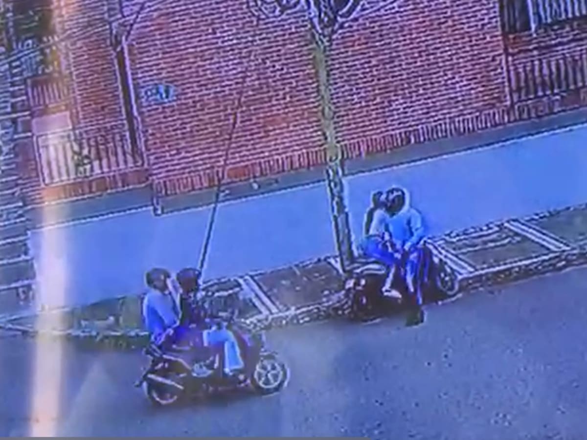 Dos mujeres pilotean las motos de una banda delincuencial de Ibagué