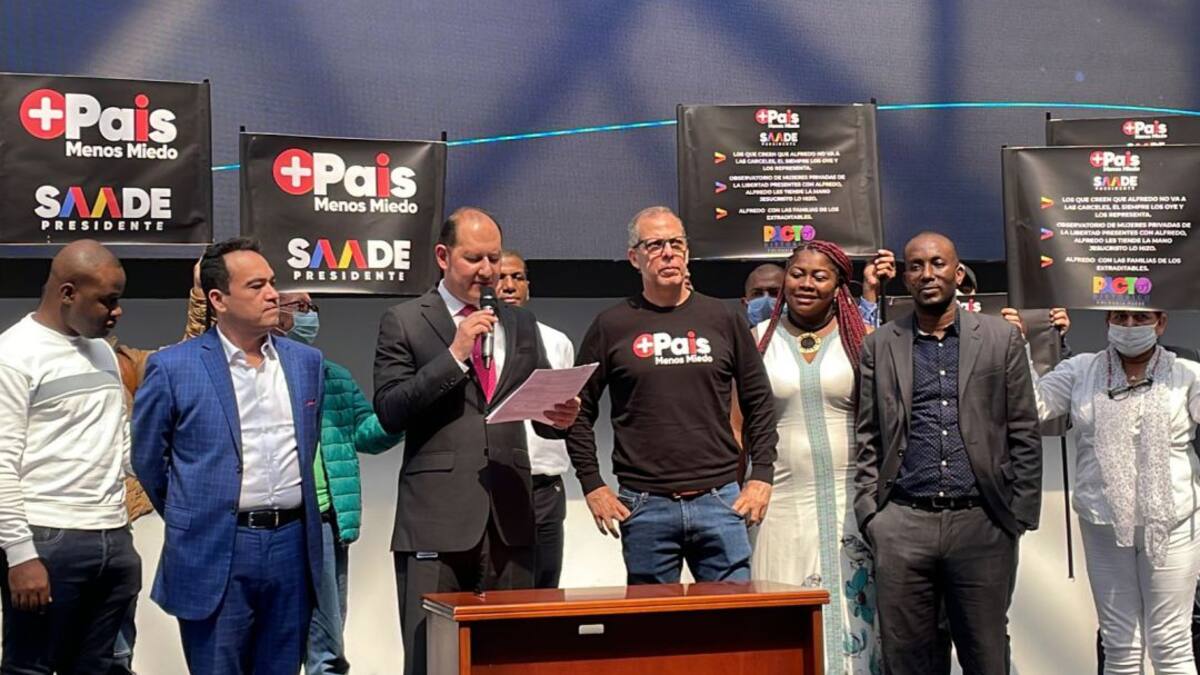 Alfredo Saade inscribió su candidatura presidencial por el Pacto Histórico