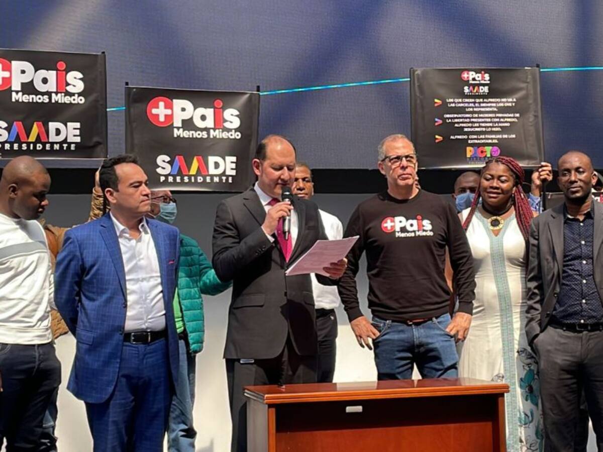Alfredo Saade inscribió su candidatura presidencial por el Pacto Histórico