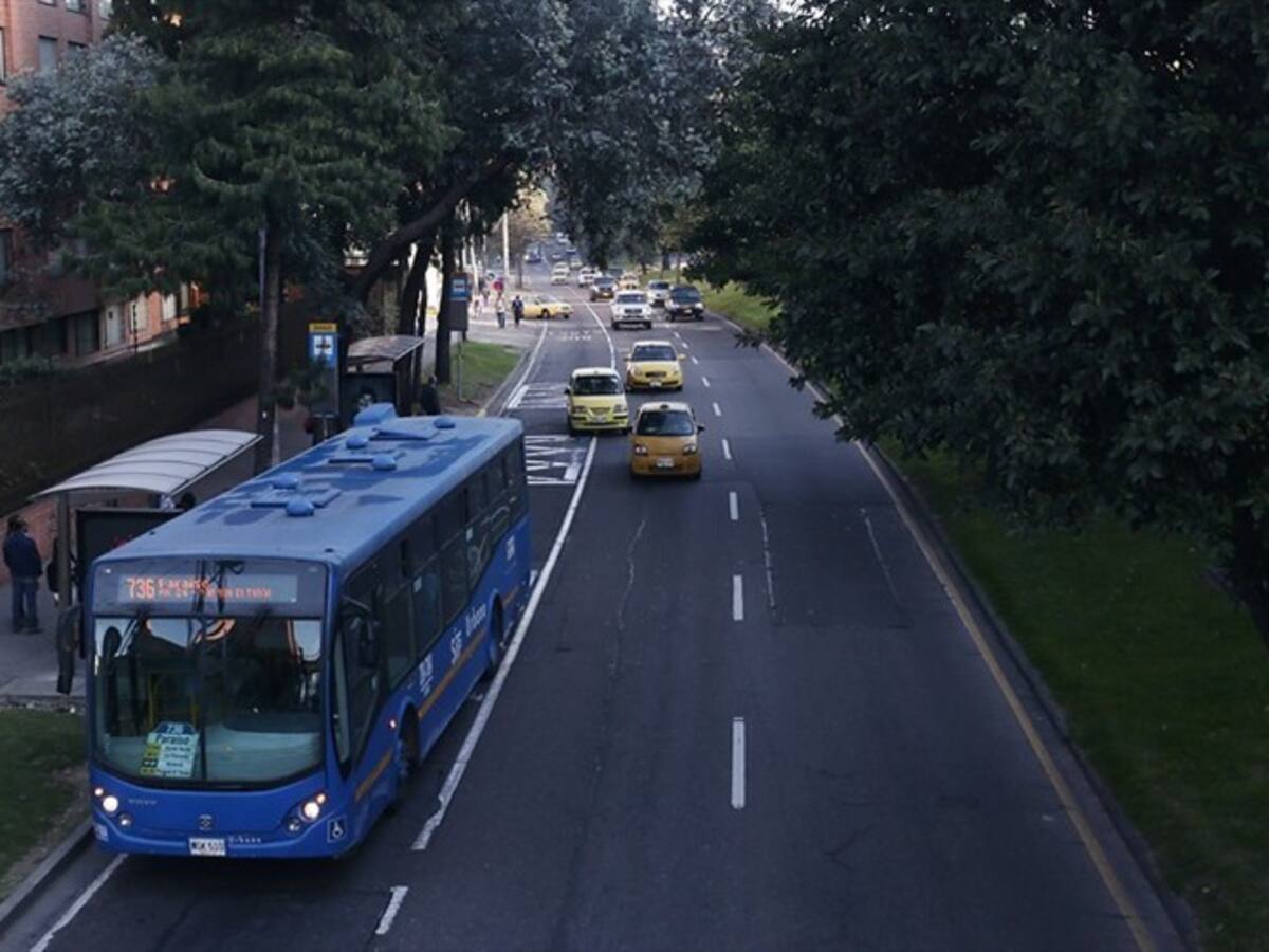 Concejales de Bogotá hacen duras críticas a la propuesta de pintar los buses del SITP