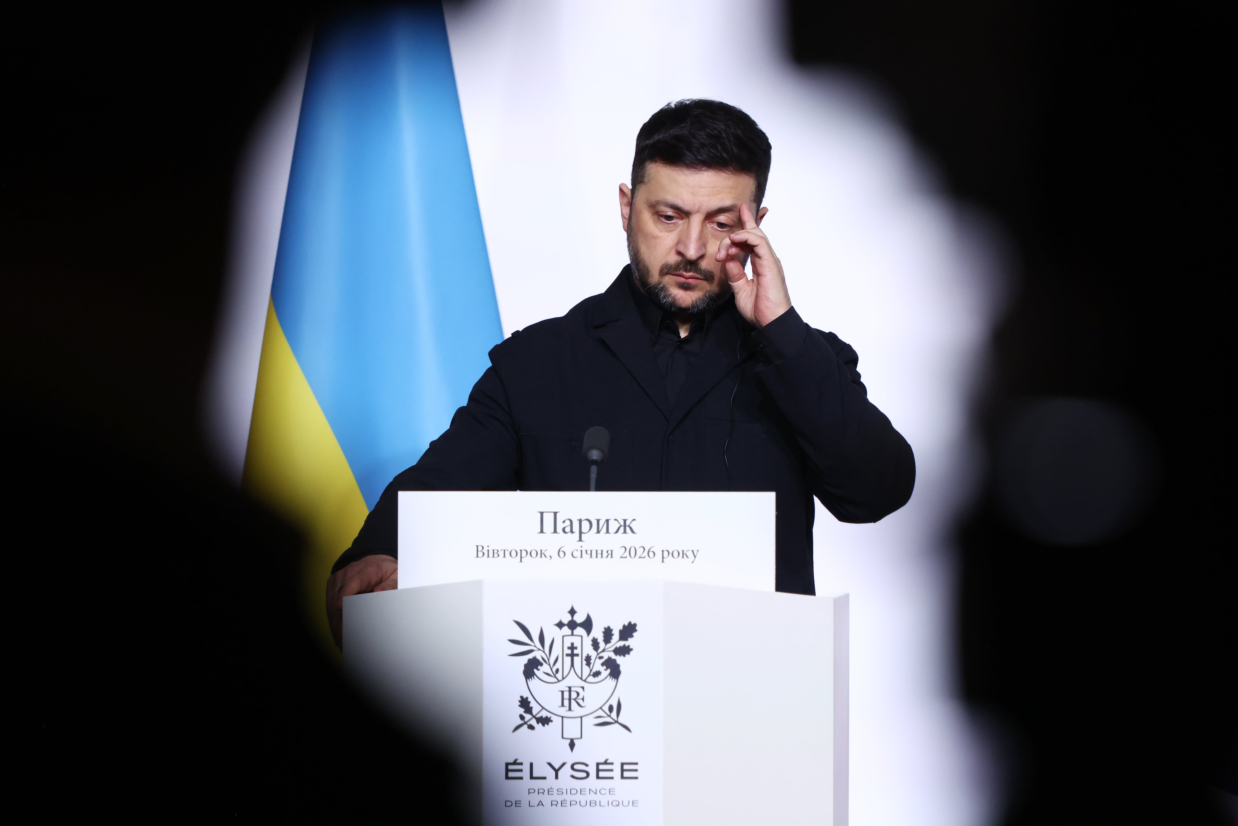 El presidente de Ucrania, Volodimir Zelensky, aseguró que la única respuesta a la ofensiva rusa es ampliar la presión militar y económica para obligar a Moscú a salir de su territorio.
(Foto: Tom Nicholson/Getty Images)