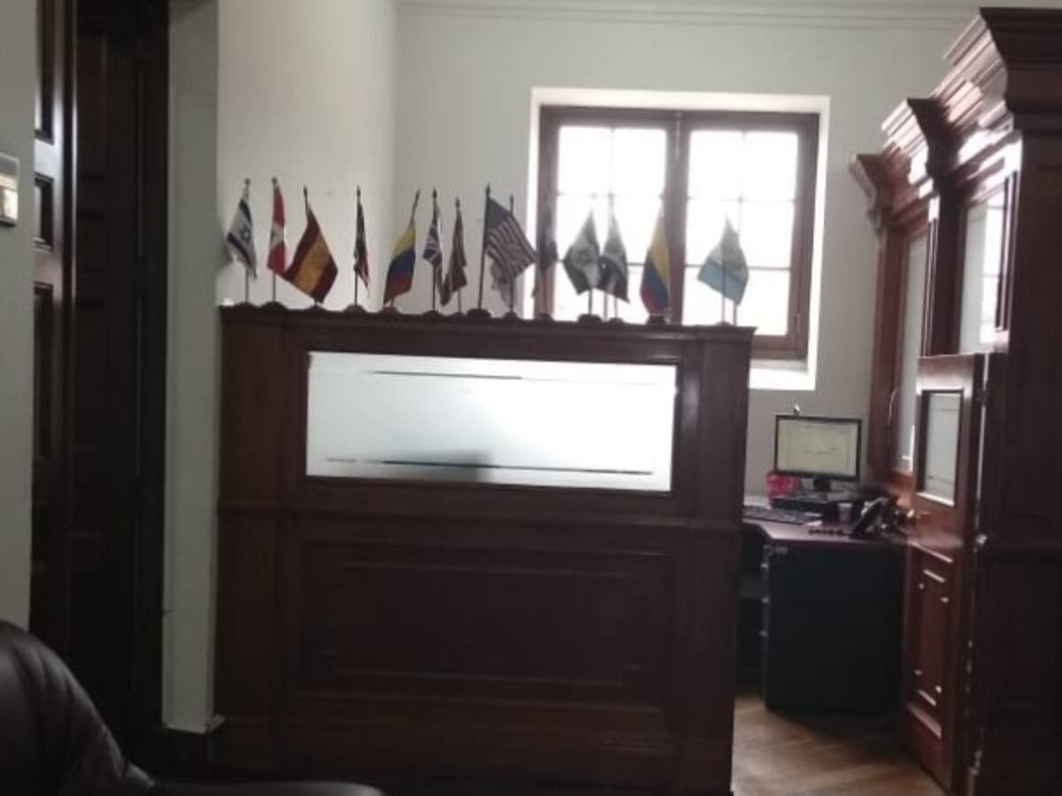 Llegada de la Farc a la Cámara genera pelea por distribución de oficinas