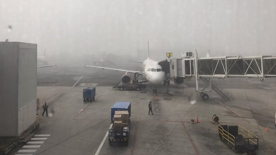 En el aeropuerto José María Córdova se reportan 21 vuelos retrasados y tres que iban con destino a Cali y Bogotá, fueron cancelados. Foto: Sebastián Misas