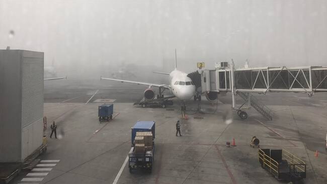 En el aeropuerto José María Córdova se reportan 21 vuelos retrasados y tres que iban con destino a Cali y Bogotá, fueron cancelados. Foto: Sebastián Misas