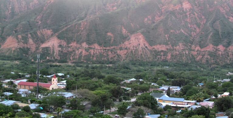 Educadores de colombia huila desplazados por constantes extorsiones