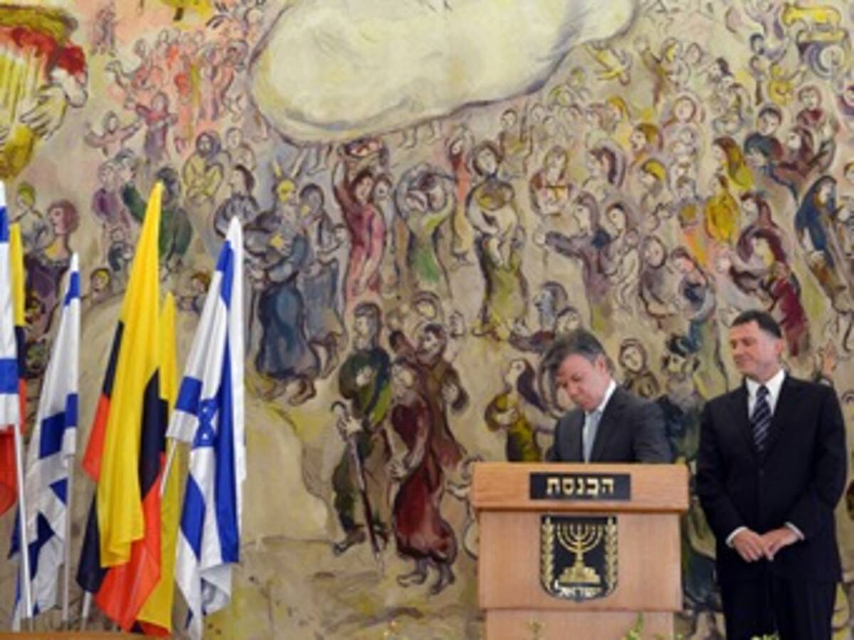 Santos se vincula a esfuerzos para reactivar diálogos entre Israel y Palestina