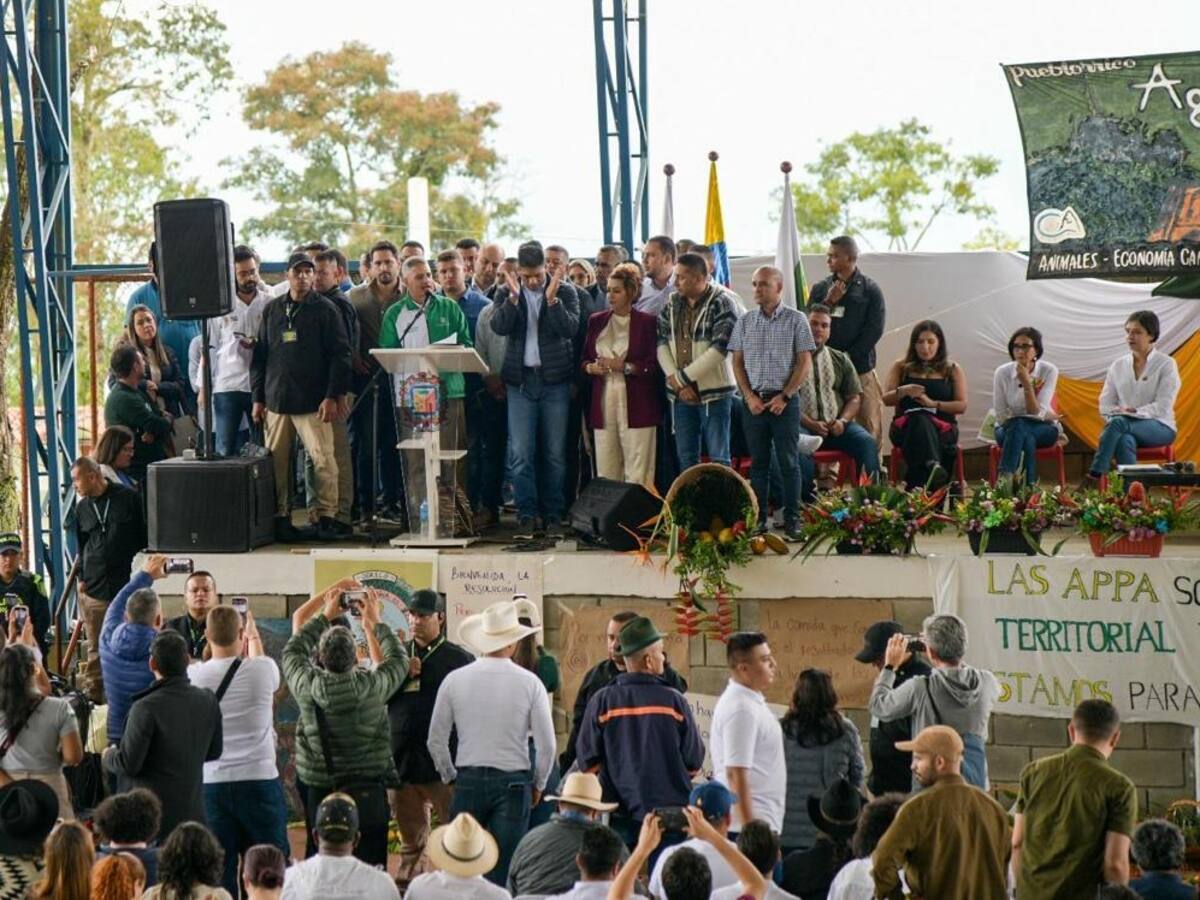 El gobernador de Antioquia invitó a los alcaldes del Suroeste a defender la autonomía territorial