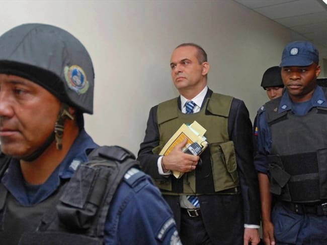 ¿Quiénes le temen a la verdad de Salvatore Mancuso?. Foto: Getty Images / LUIS BENAVIDES