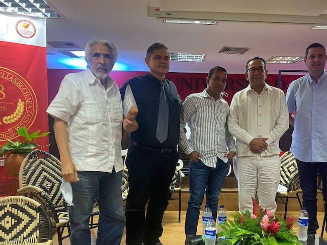 Víctor Negrete, Ernesto Panesso, Ermen Martínez, Martín Tapias y Mauricio Vergara.