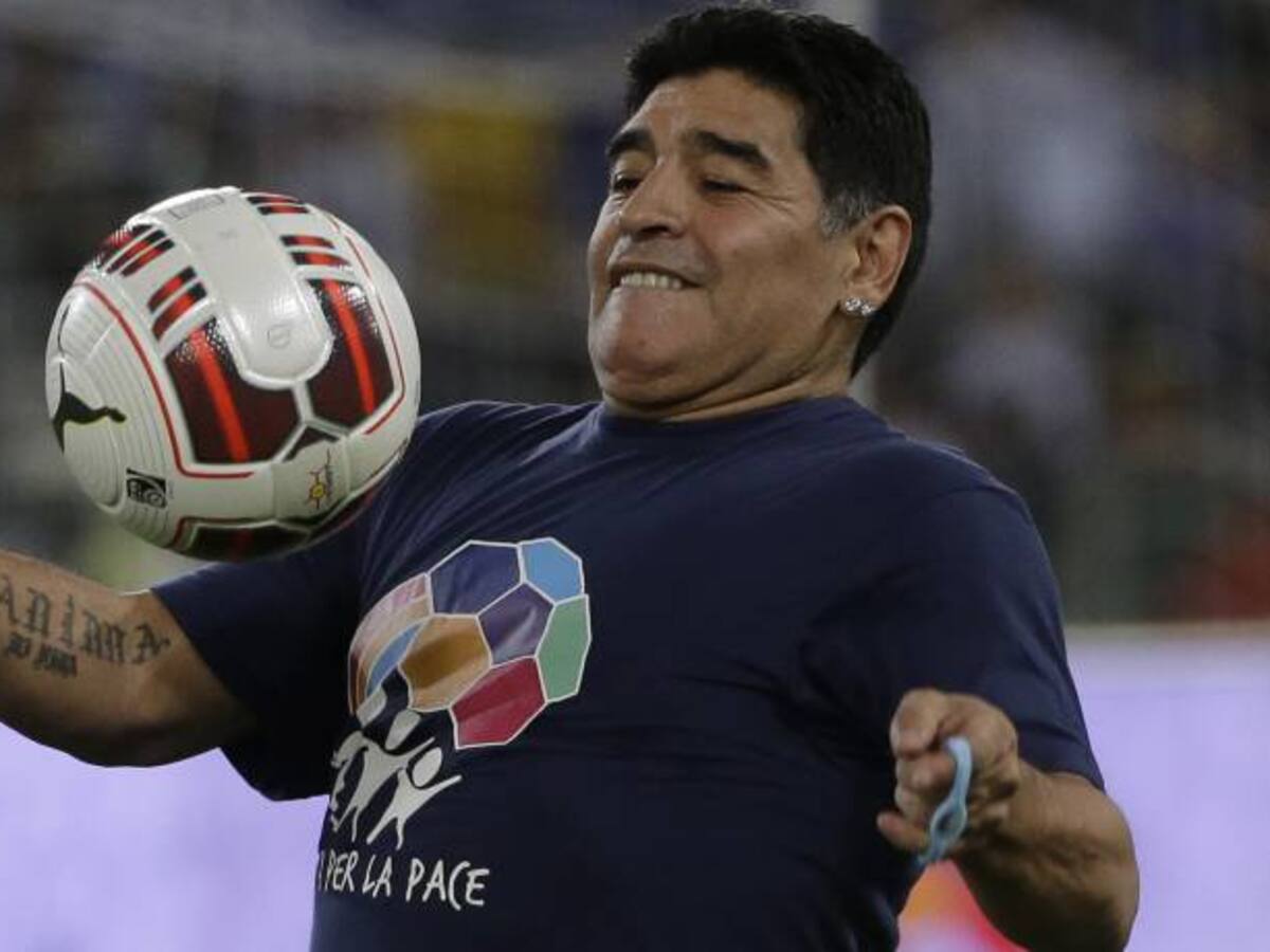 Maradona entrena a ritmo de “X”