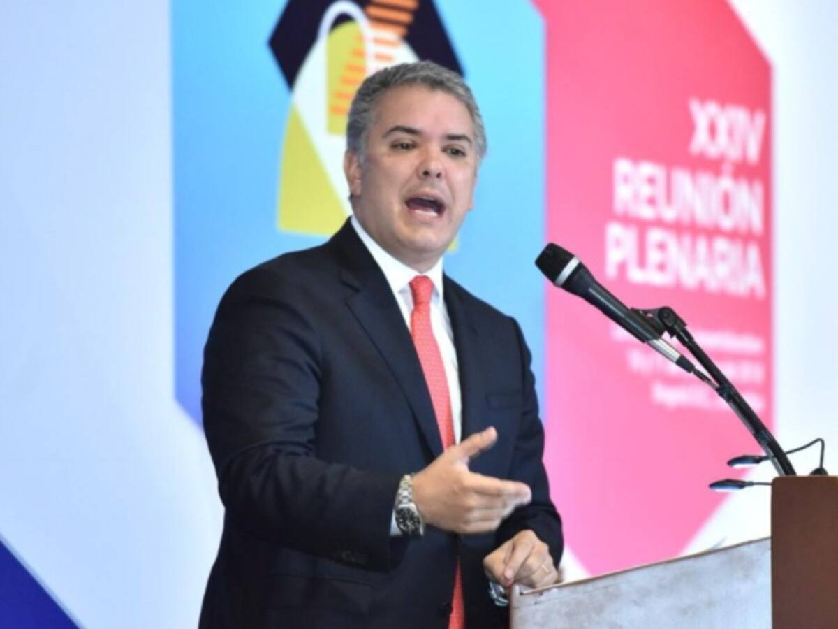 "El emprendimiento no es de izquierda ni de derecha, es humano" : Duque
