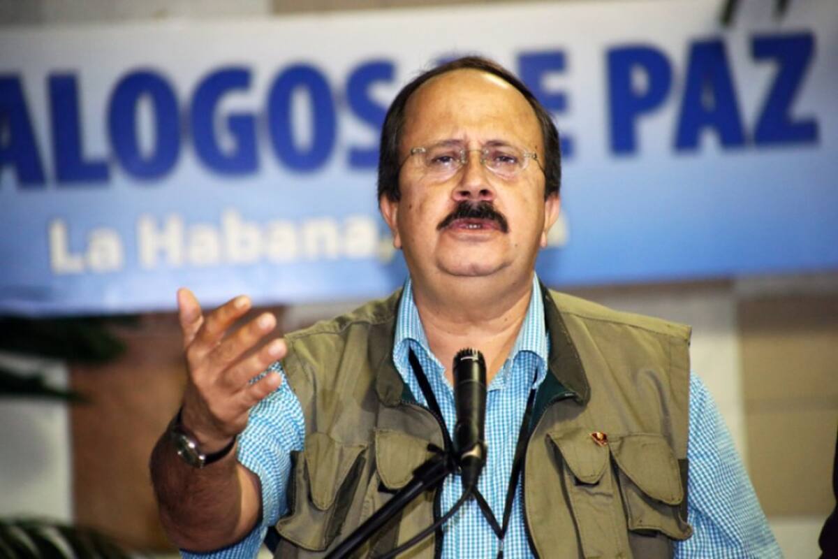 Andrés París: Jesús Emilio Carvajalino, Alias ‘Andrés París’, participó en el fallido proceso de paz con el Gobierno de Andrés Pastrana (1998-2002).