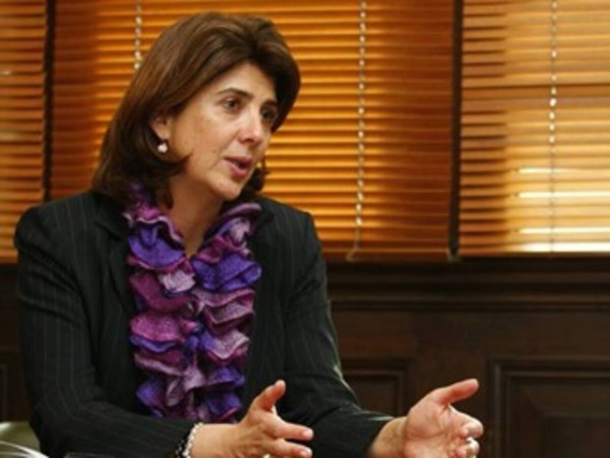 Ecuador no quería dañar la relación por cuenta de demandas: canciller Holguín