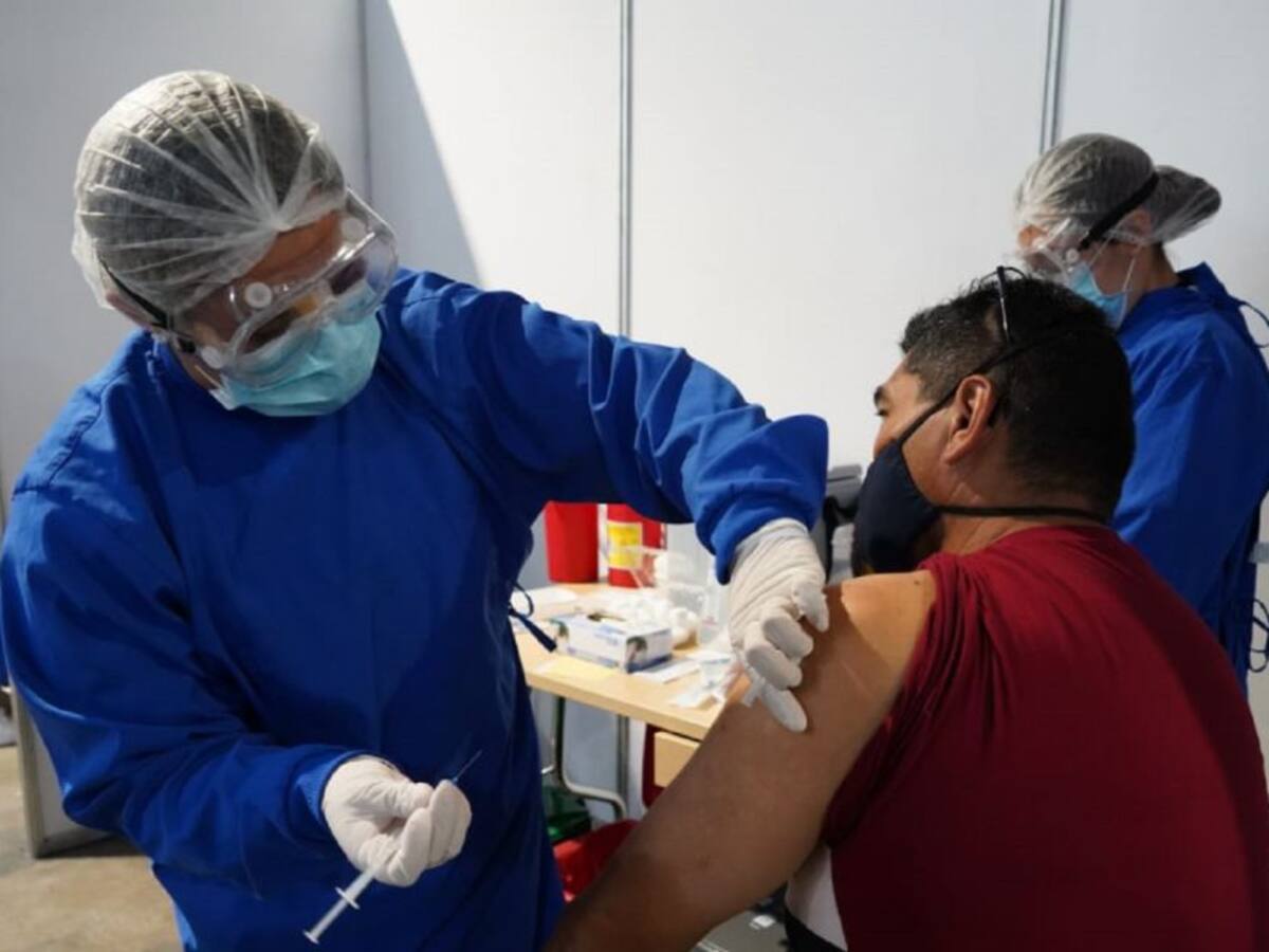 Incertidumbre en Bogotá por falta de segundas dosis de Pfizer