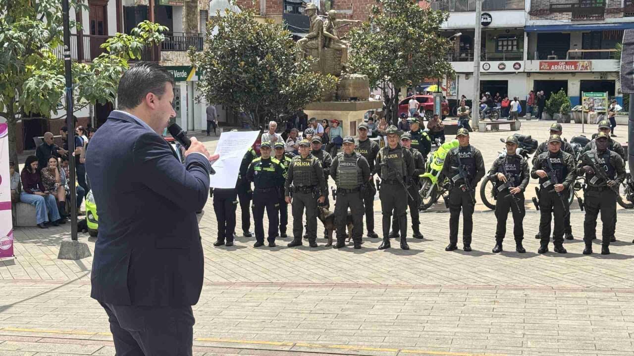 La estrategia, desarrollada junto con la Policía y el Ejército, incluye la llegada de 35 uniformados. Foto: Alcaldía de Guarne.