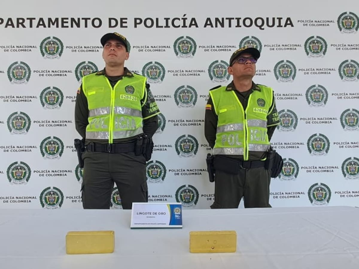 Fueron incautados 2 lingotes de oro transportados en un vehículo en Medellín