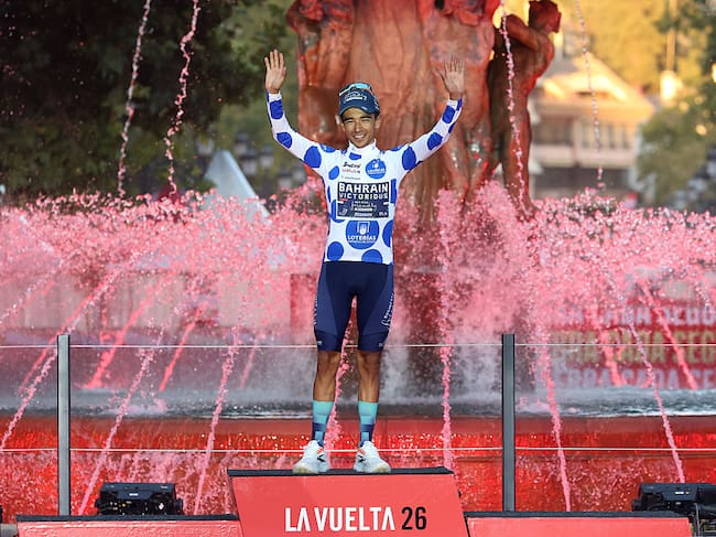 GRANADA, SPAIN - SEPTEMBER 13: Santiago Buitrago of Colombia and Team Bahrain Victorious celebrates at podium as Polka dot Mountain Jersey winner during the La Vuelta - 81st Tour of Spain 2026, Stage 21 a 112km stage from Granada to Granada / #UCIWT / on September 13, 2026 in Granada, Spain. (Photo by Alexander Hassenstein/Getty Images)