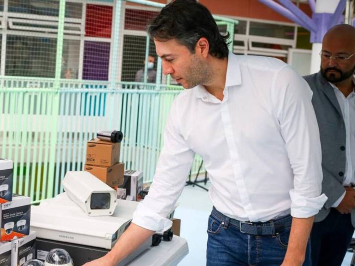 Audio: Daniel Quintero propone pagar por cada vez que se saque el carro