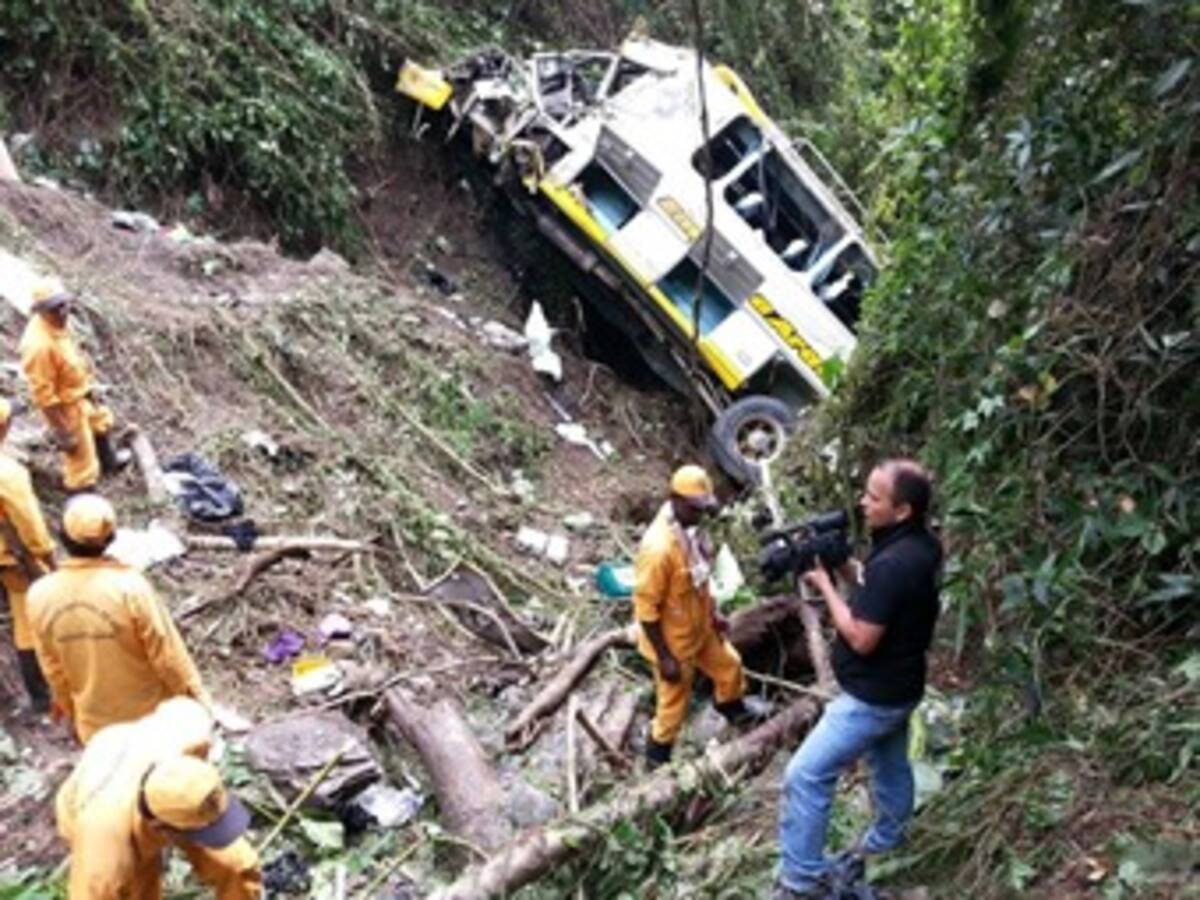 A siete ascienden las víctimas de bus que rodó por abismo en Risaralda