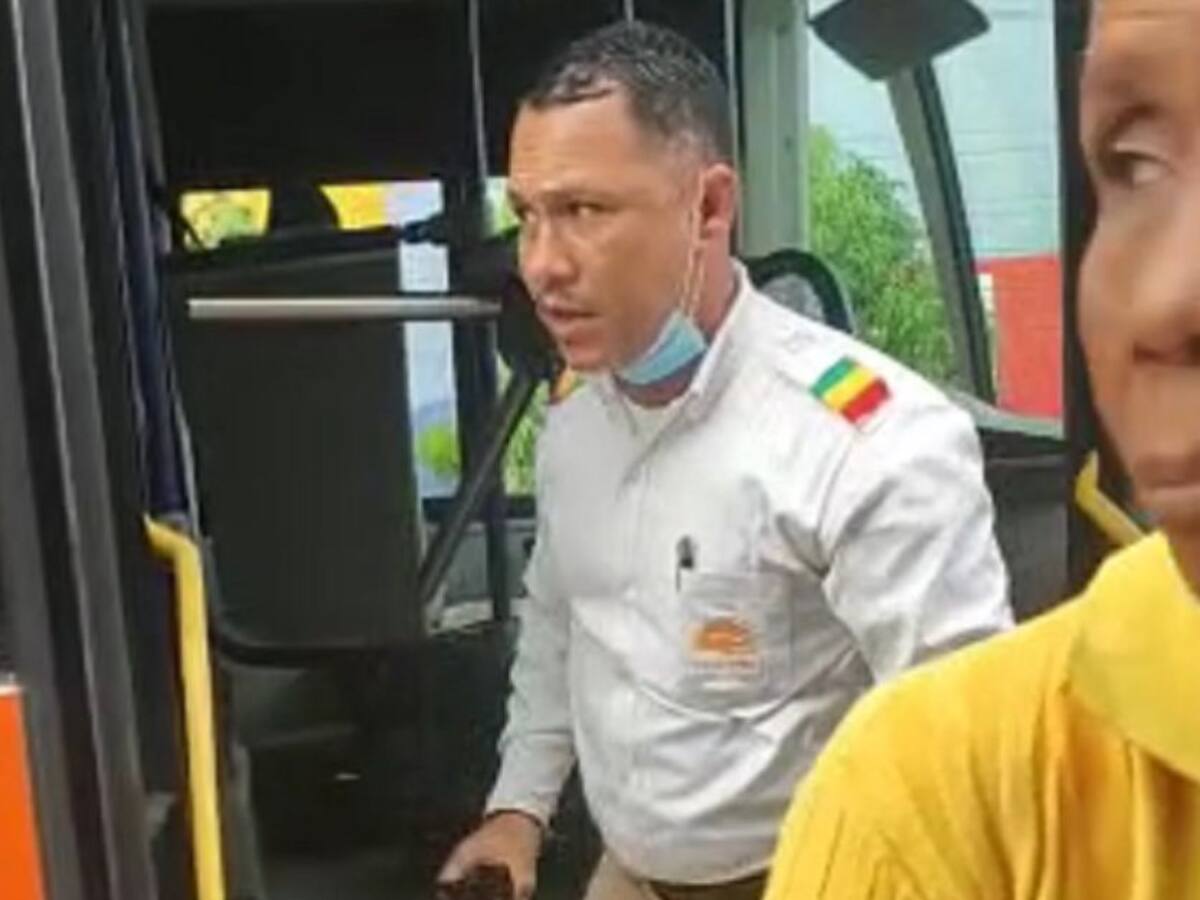 Me voy de esta mier%$: conductor de Transcaribe dejó tirados a pasajeros