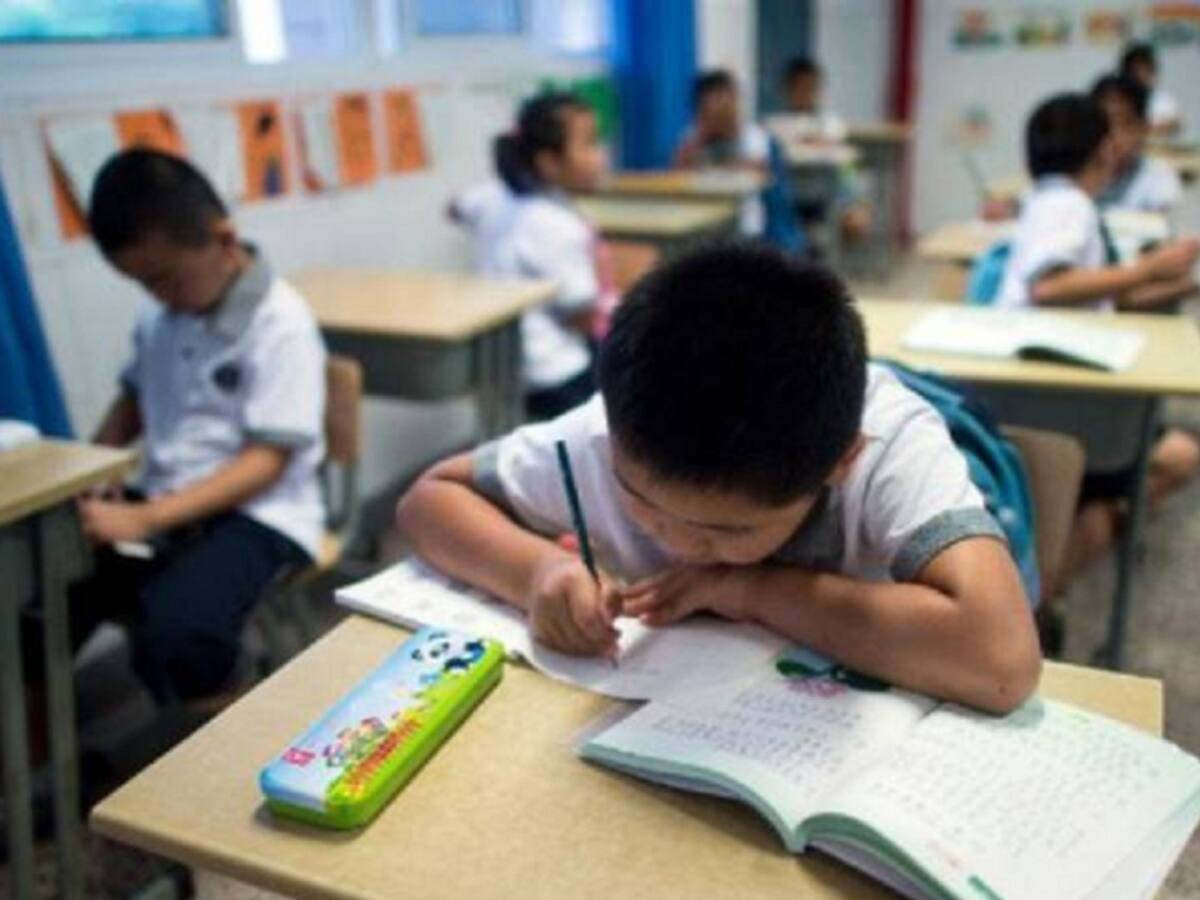 Padres de familia de colegios privados piden ayuda por crisis económica