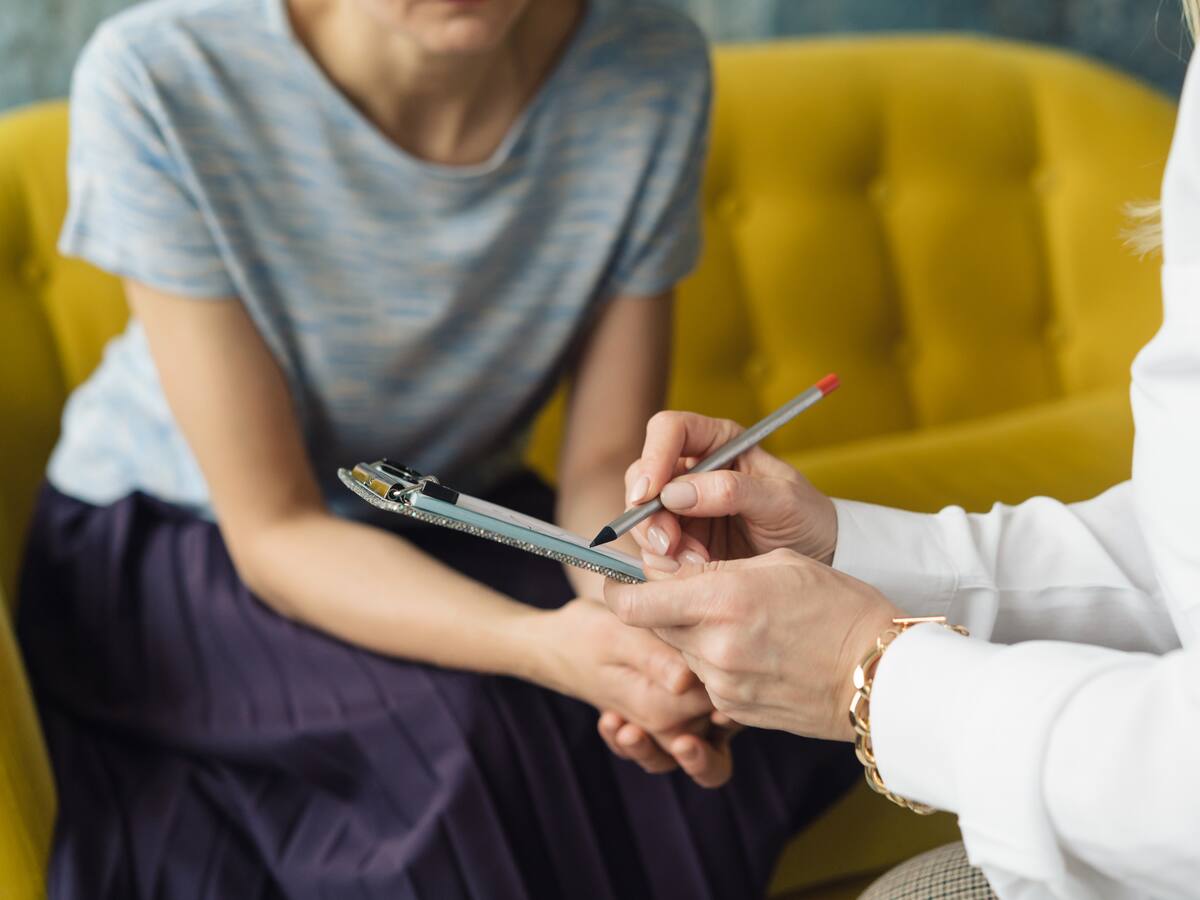 “Acabamos normalizando las relaciones tóxicas”: Silvia Congost, psicóloga