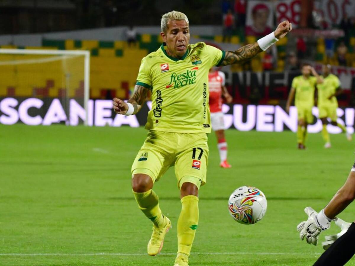 Bucaramanga remontó en dos minutos ante Santa Fe de la mano de Dayro Moreno