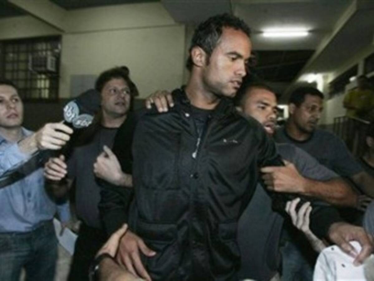 Condenan ex portero del Flamengo a 4 años por agredir amante desaparecida